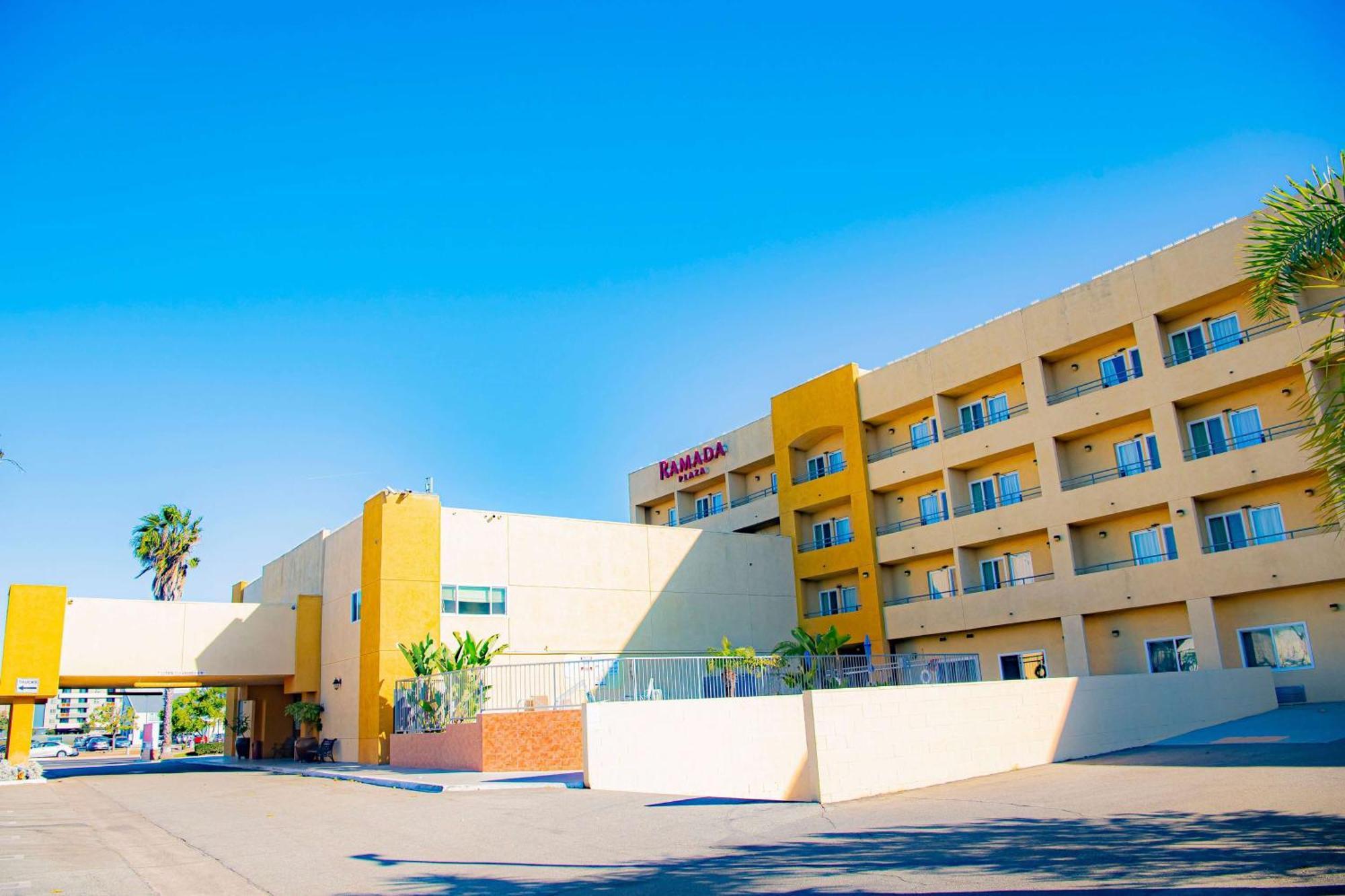 Ramada Plaza By Wyndham Garden Grove/Anaheim South Hotel Exterior photo